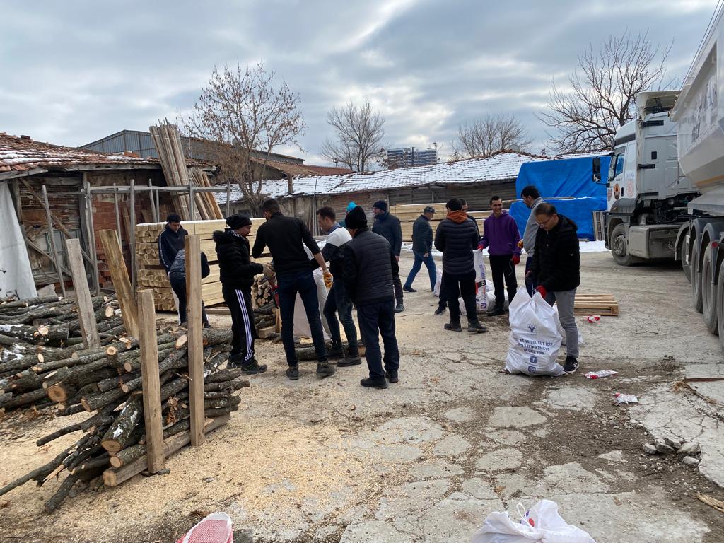 DEPREMZEDELER ÃœÅžÃœMESÄ°N  DÄ°YE SEFERBER OLDULAR